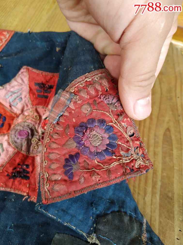 老刺绣老绣布老绣花布老绣花帽子老木雕花板民俗怀旧老物件