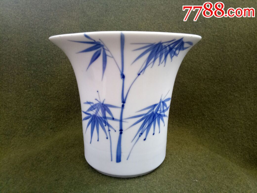 竹子图案瓷痰盂2