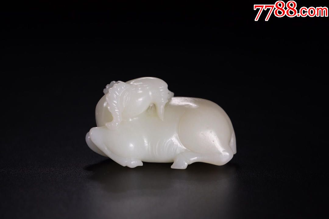 老和田玉羊雕件