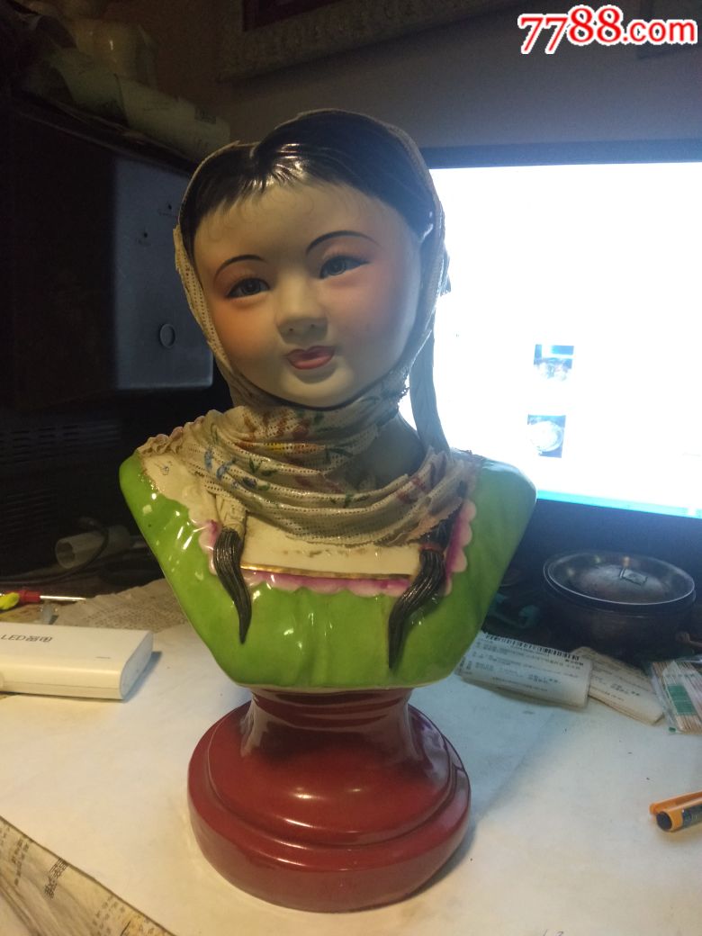 曾山东巅峰作品披纱巾少女