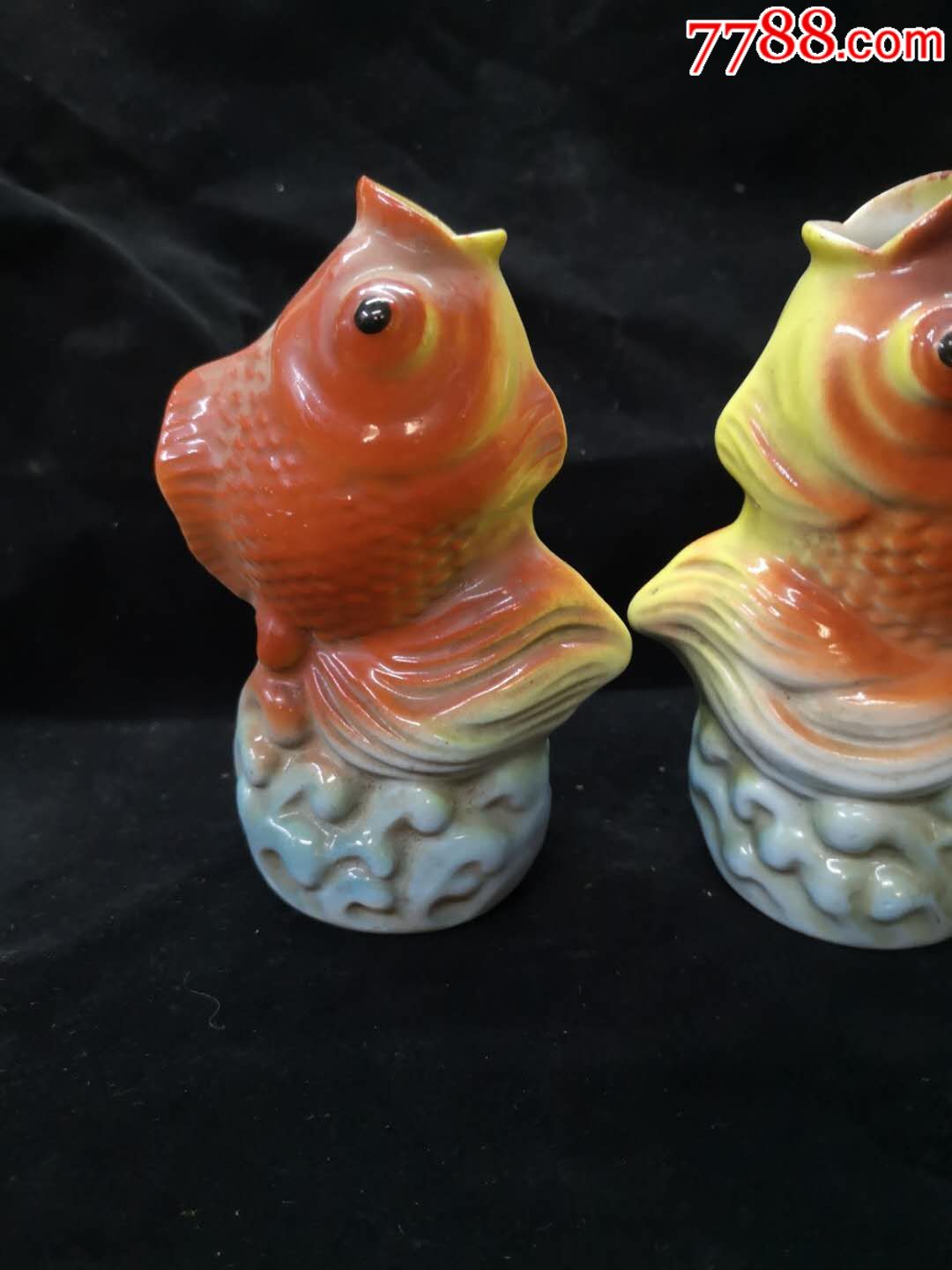 鱼摆件一对