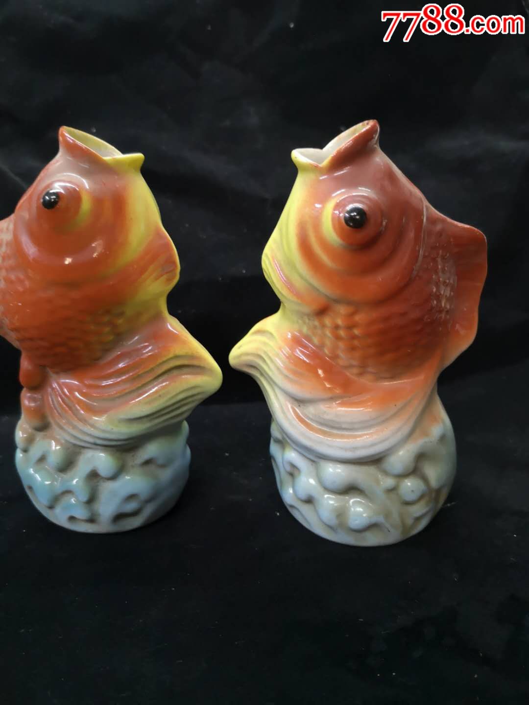 鱼摆件一对