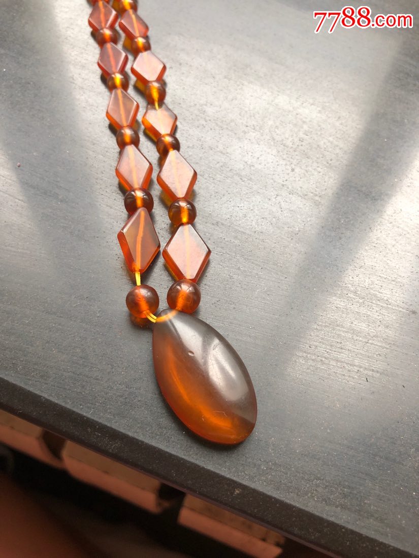 抚顺琥珀项链