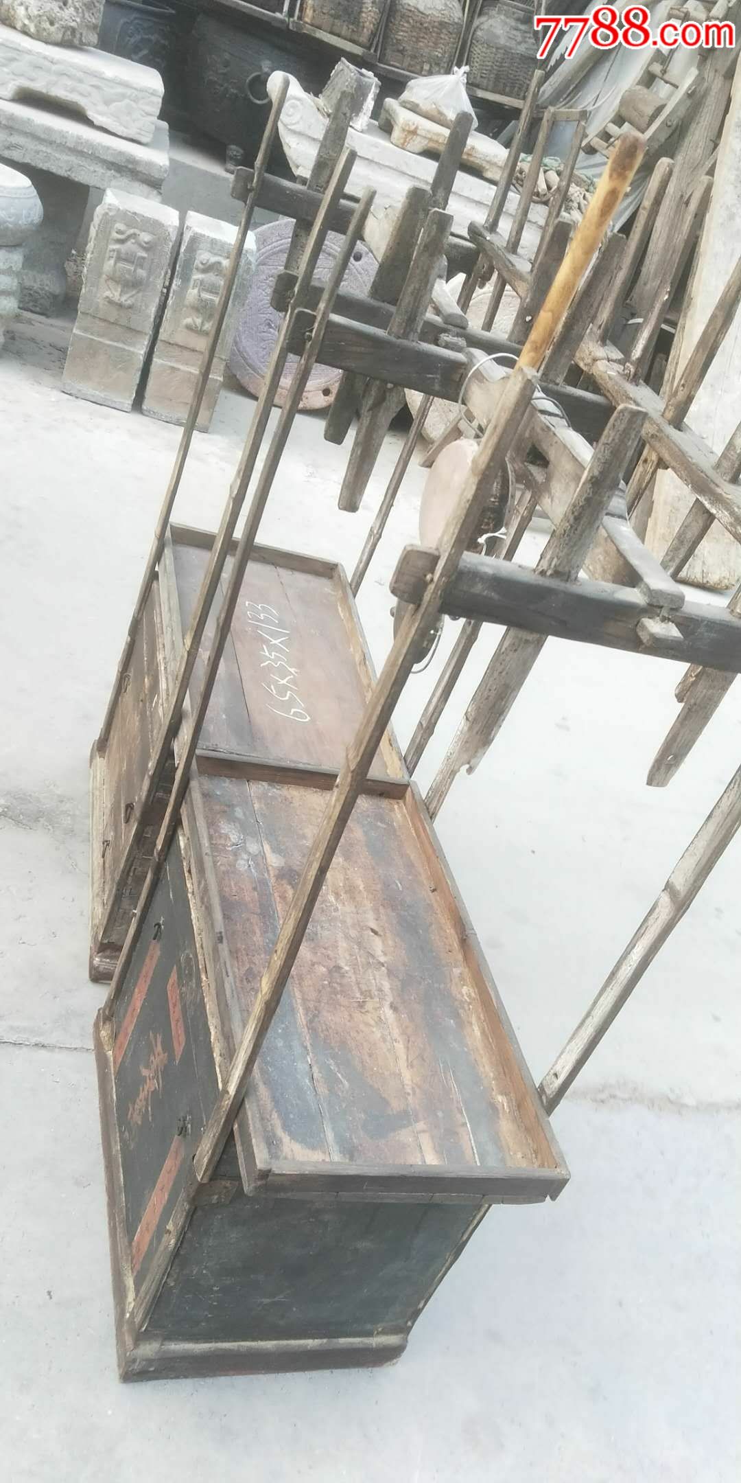 清代卖货郎游乡用过的挑担