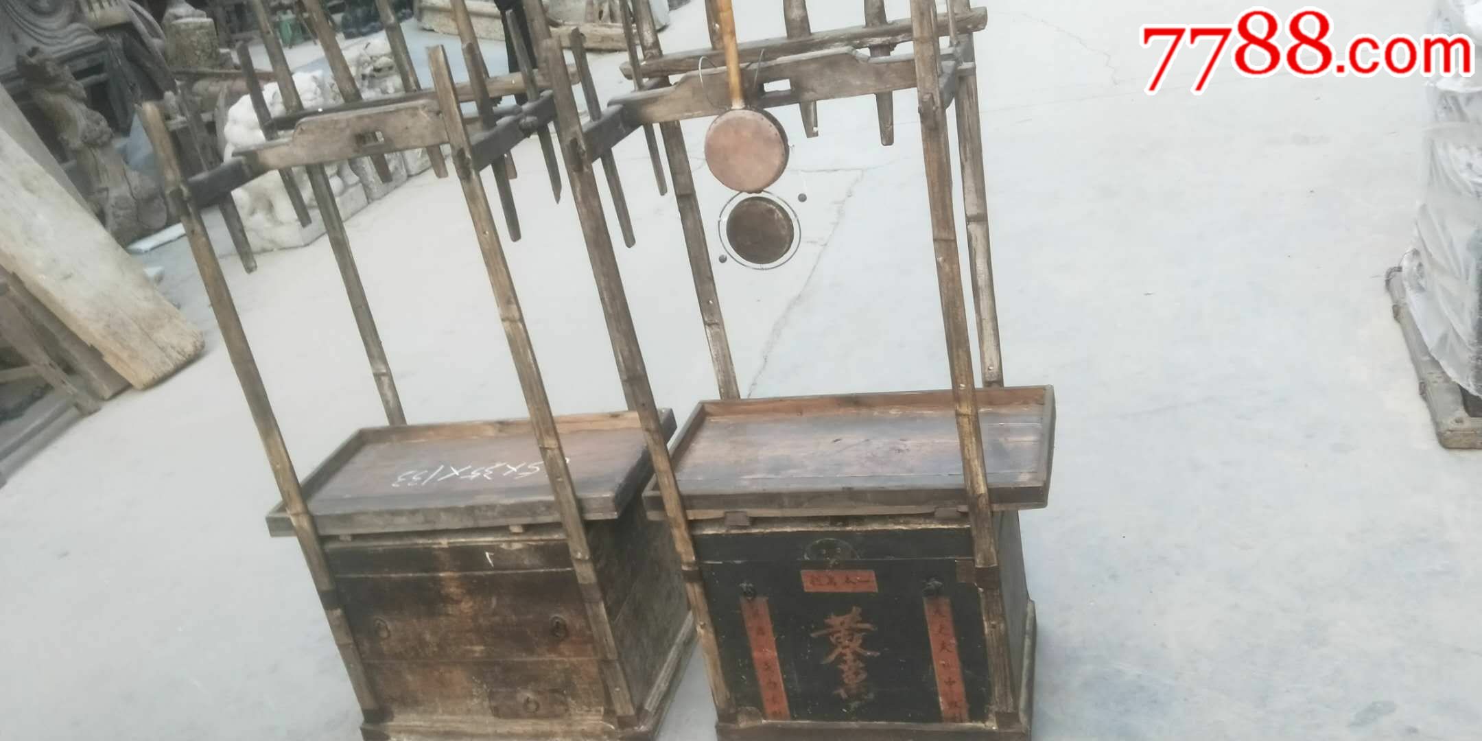 清代卖货郎游乡用过的挑担