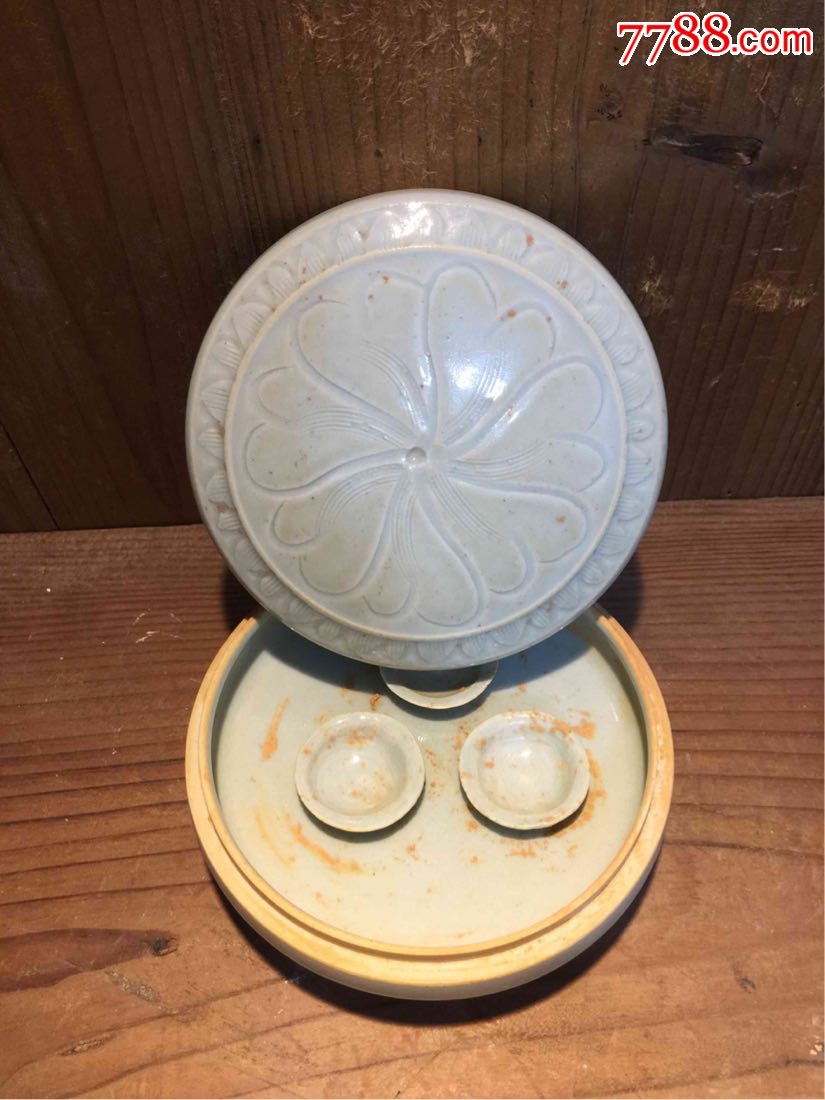 北宋影青子母粉盒