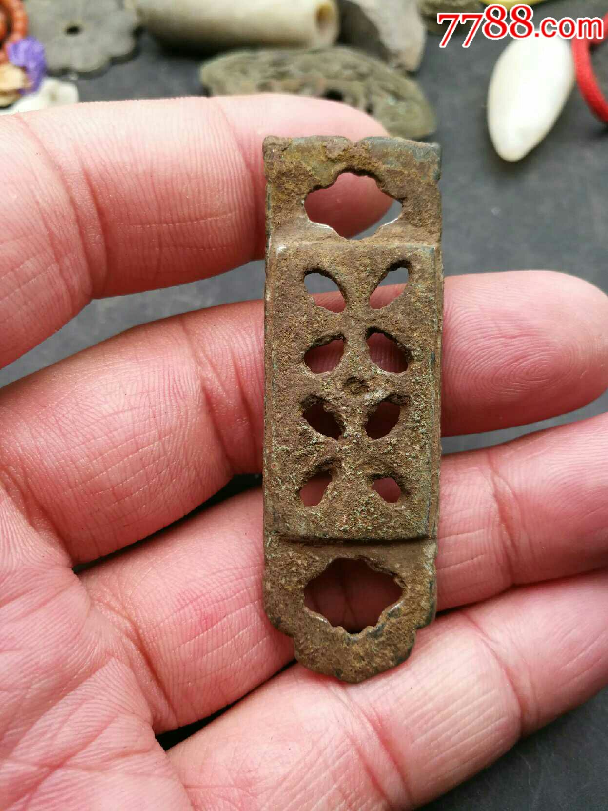 辽代金钱纹铜件