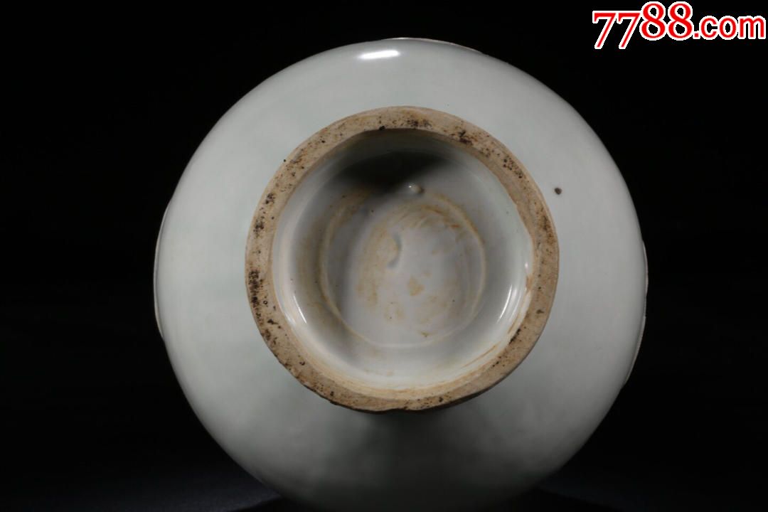 明代:白釉开光鸟兽纹玉壶春瓶