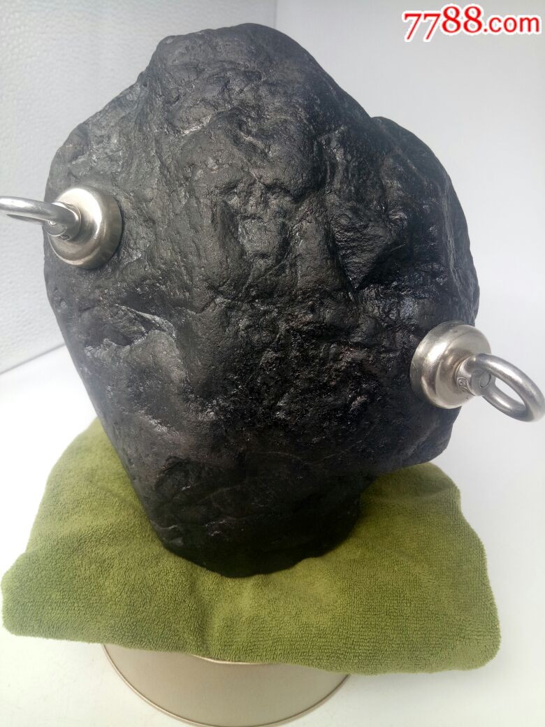 云南黑钻金刚陨石(强磁)