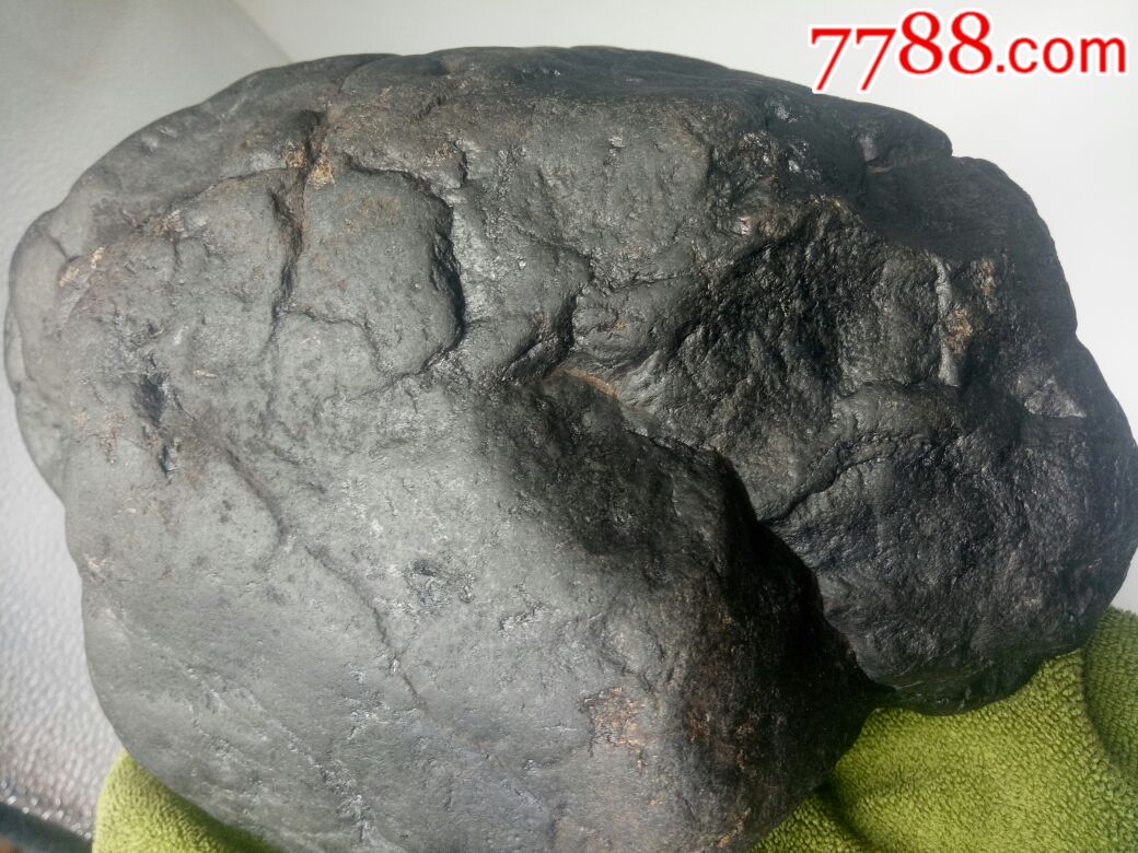云南黑钻金刚陨石(强磁)