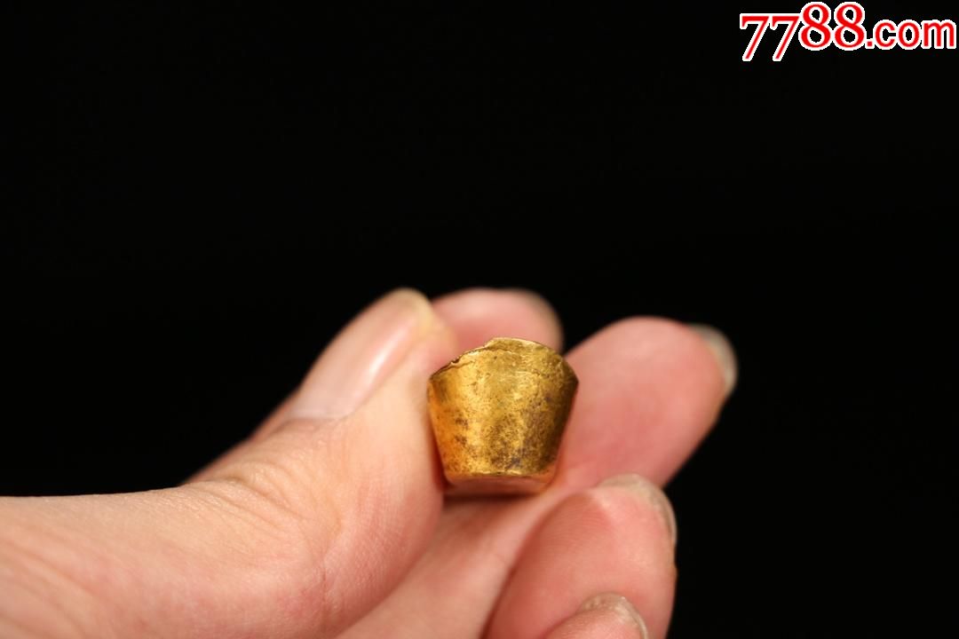 清纯金元宝,纯金铸造,材质珍贵,包浆皮壳一流,风化痕迹明显,字体清晰