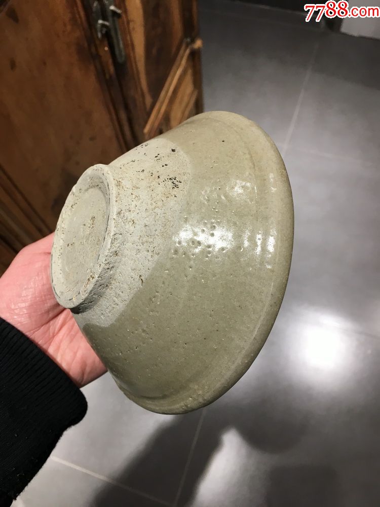 宋代龙泉窑青瓷唇口碗斗笠碗