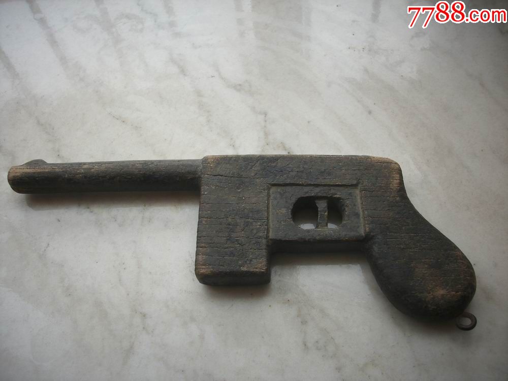 民国解放区-儿童团站岗放哨用的【木/枪】整木雕刻而成,包浆厚实!