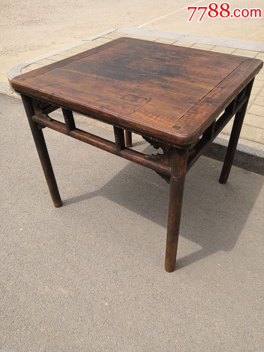 明未清初老榆木圆包圆八仙桌一张