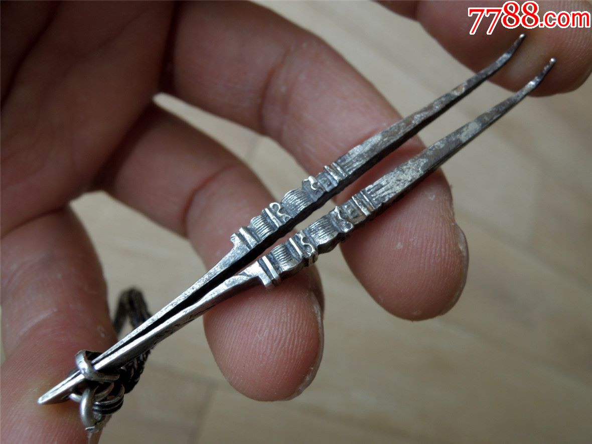配饰收藏140202清代手工刻花四方棱老银小姐用拔眉镊子7cm103g