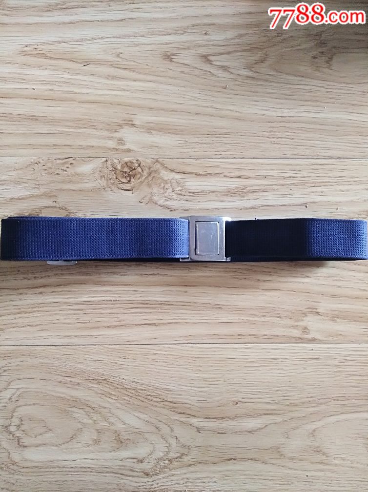 一条品相超好的65式海军蓝帆布腰带