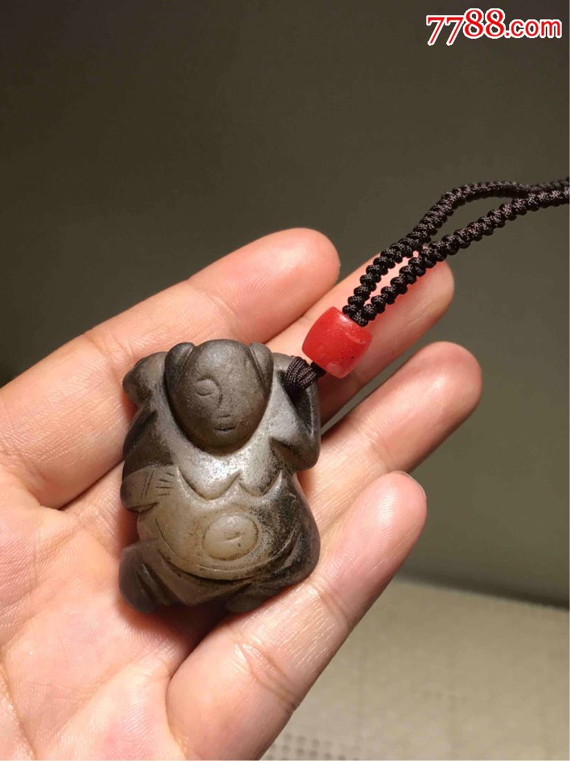 包浆厚实的老和田玉挂坠