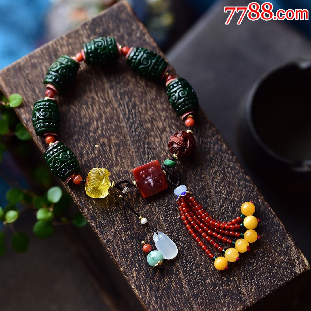 天然翡翠a货雕刻回纹桶珠手串