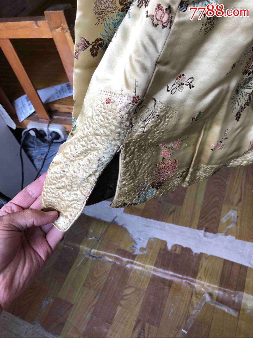 好品对襟织锦缎棉衣