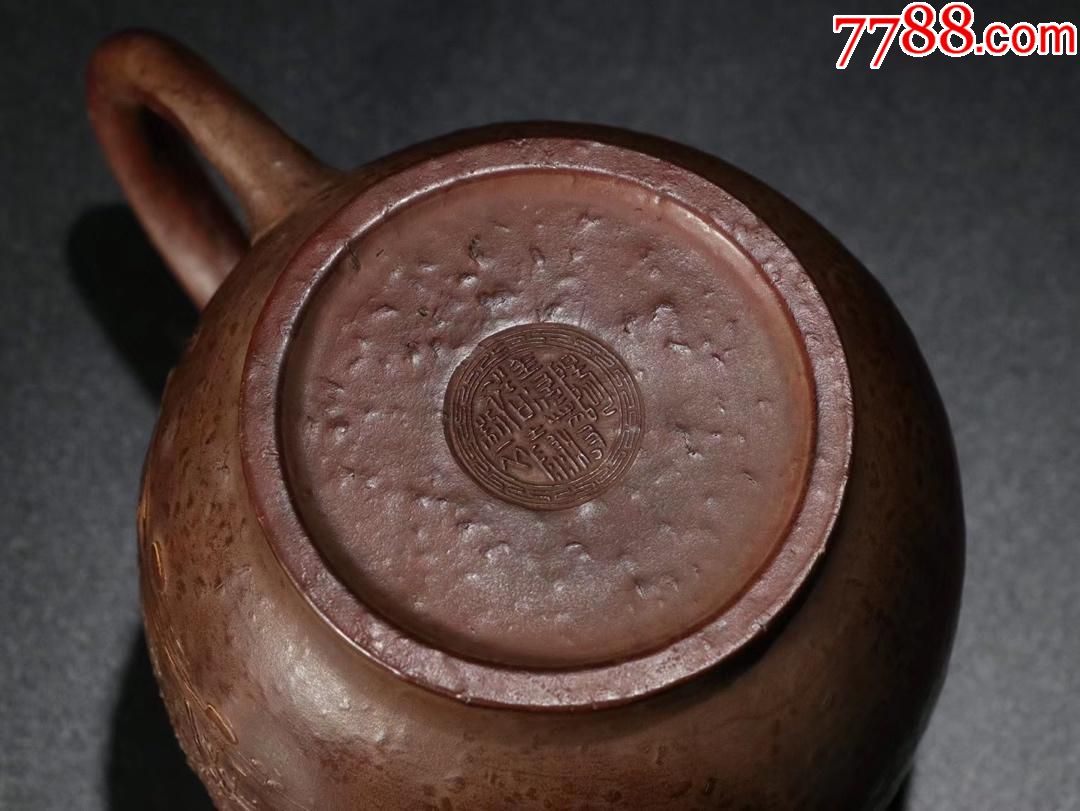 泥绘纹老紫砂壶,底款:阳羡蒋裕泰制,尺寸:长16.3cm,宽10cm,高13.