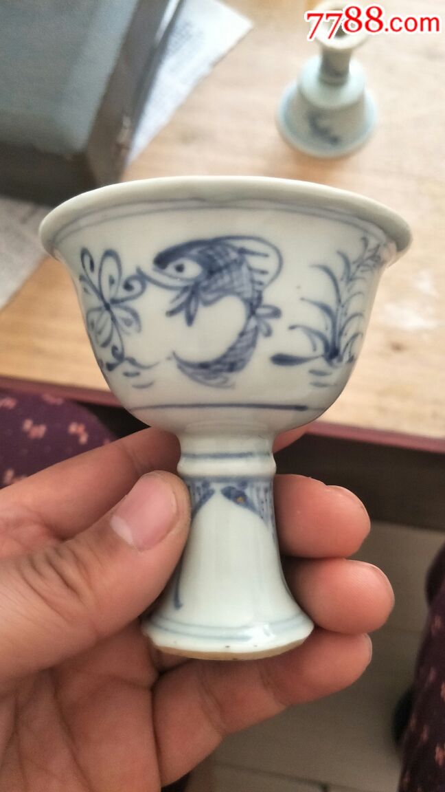 明代青花瓷高足杯