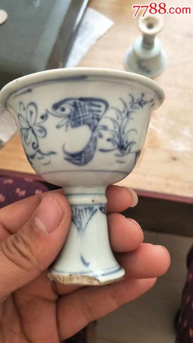 明代青花瓷高足杯