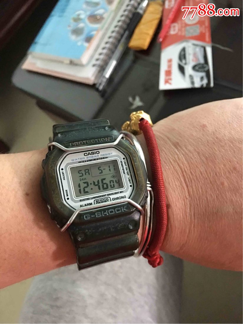 卡西欧方块男士石英腕表