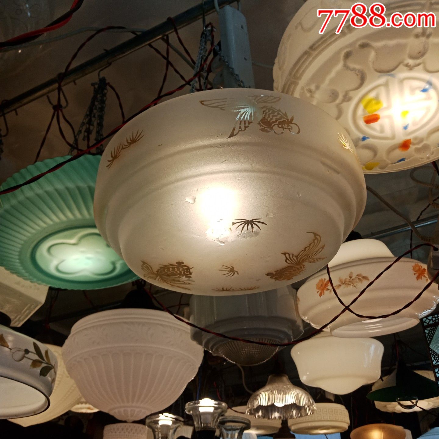 老吊灯一只吸顶灯