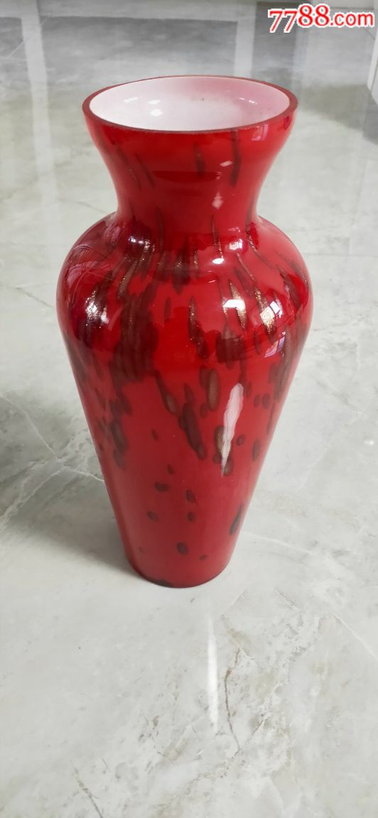 琉璃红花瓶