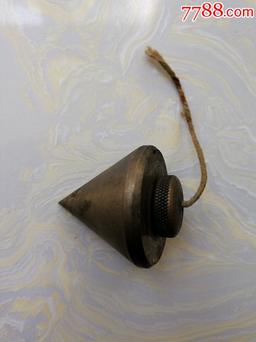 一个半斤左右的铜吊线坠