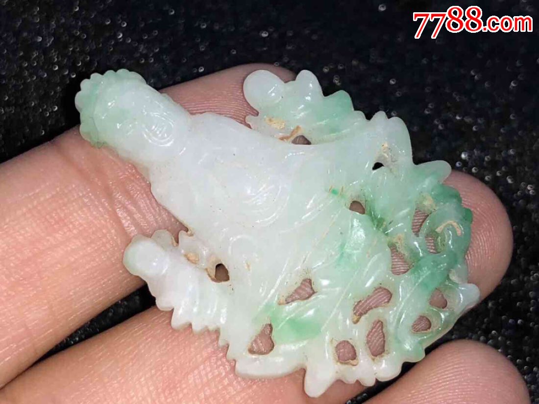 清代翡翠观音大士挂件手工雕刻带大片阳绿颜色鲜艳种水色非常好包浆