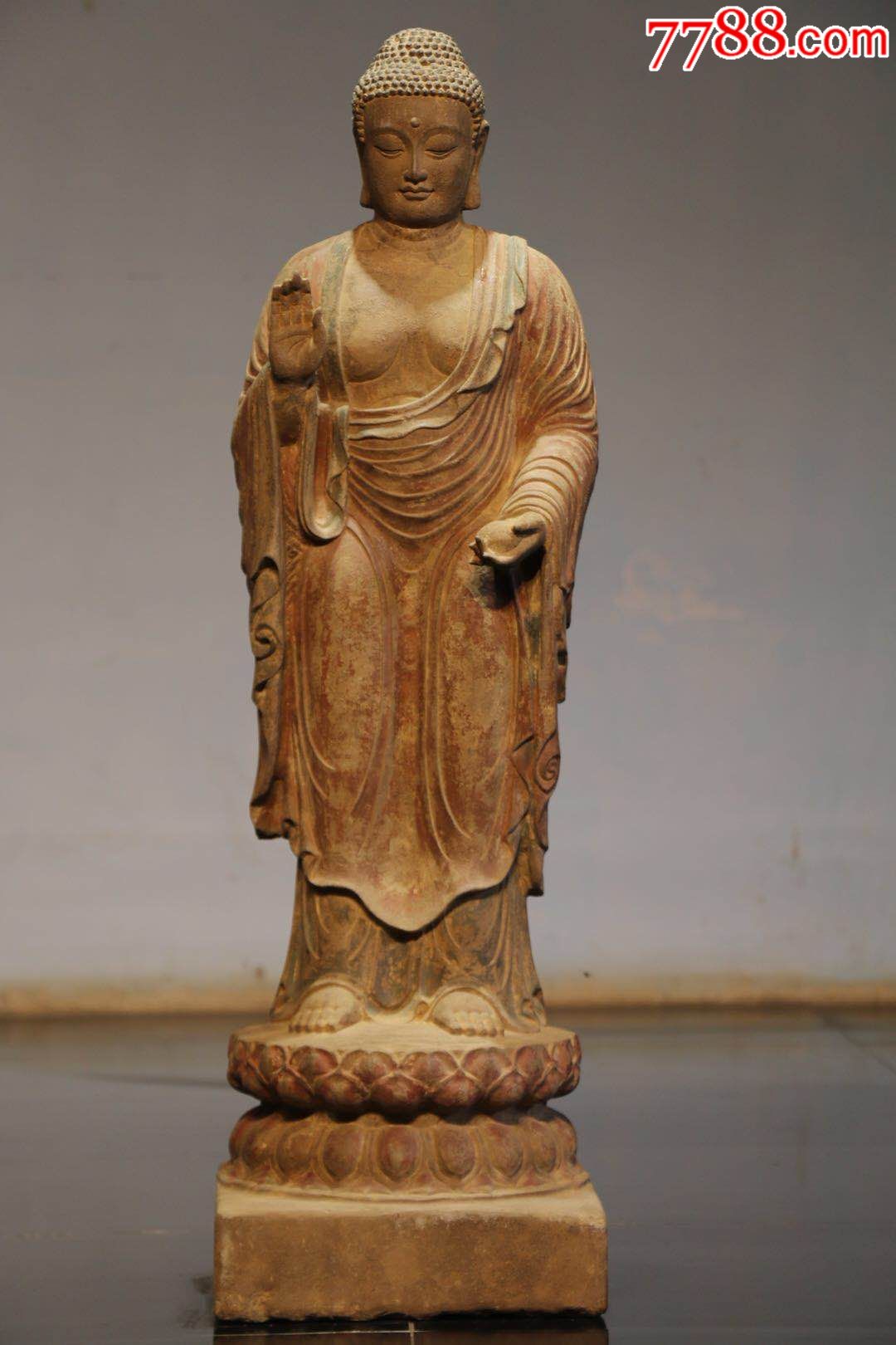 站佛青石,彩绘,开脸饱满圆润衣着典雅流畅,脚踩上下翻四层莲花座整体