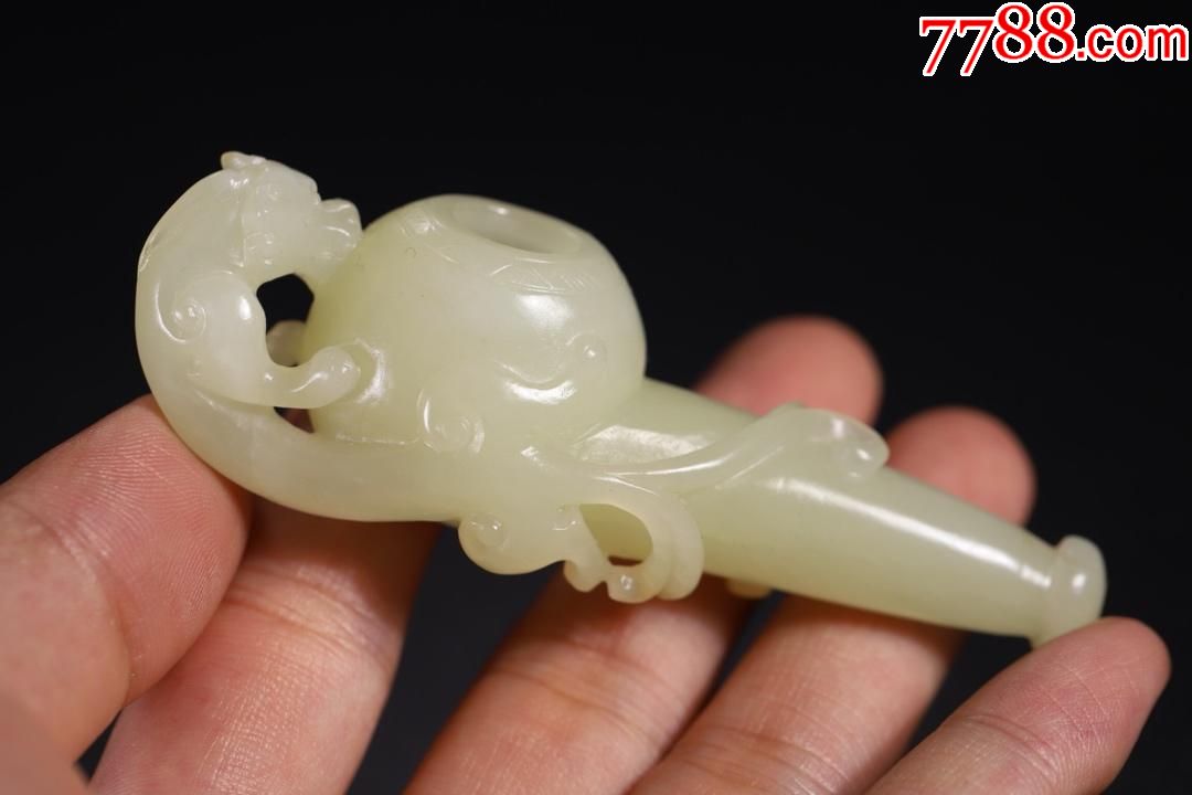 旧藏老和田玉龙纹烟斗一支