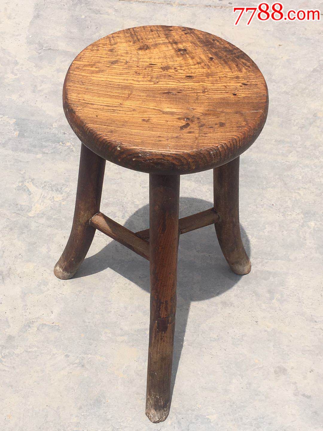清代榆槐类圆凳,品相完好,包浆一流,牢固,源头无任何修配.