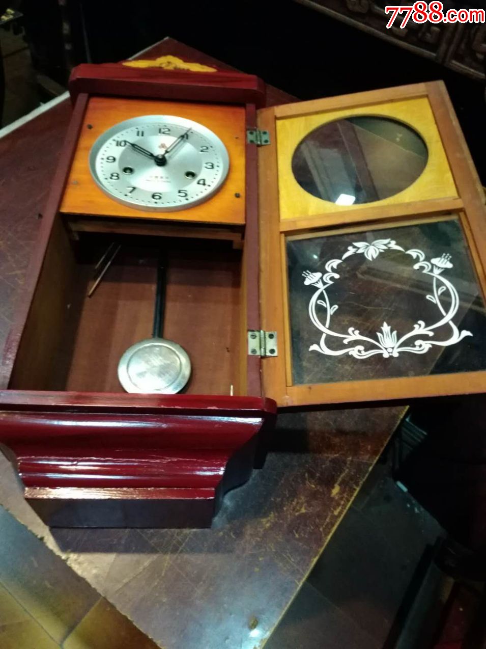 上海产三五牌挂钟.