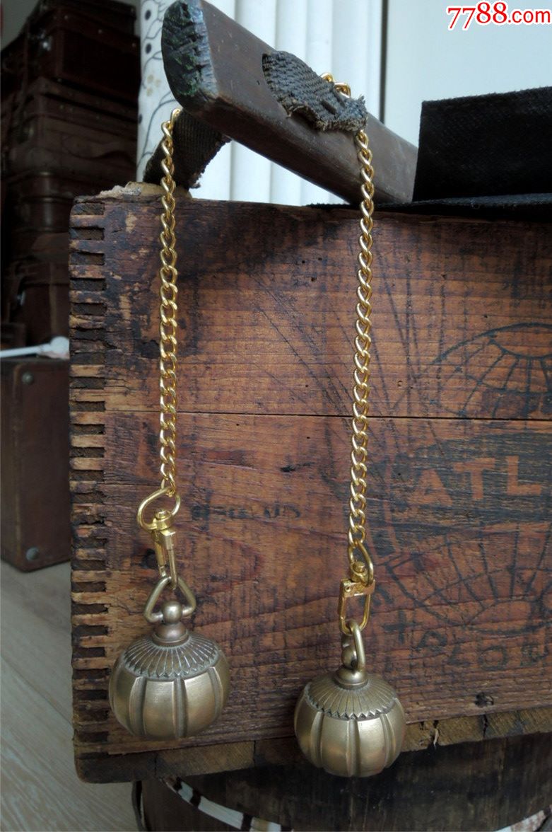 怀旧收藏1905-边疆早期灯笼形瓜棱实心全铜流星锤玩件一对316g