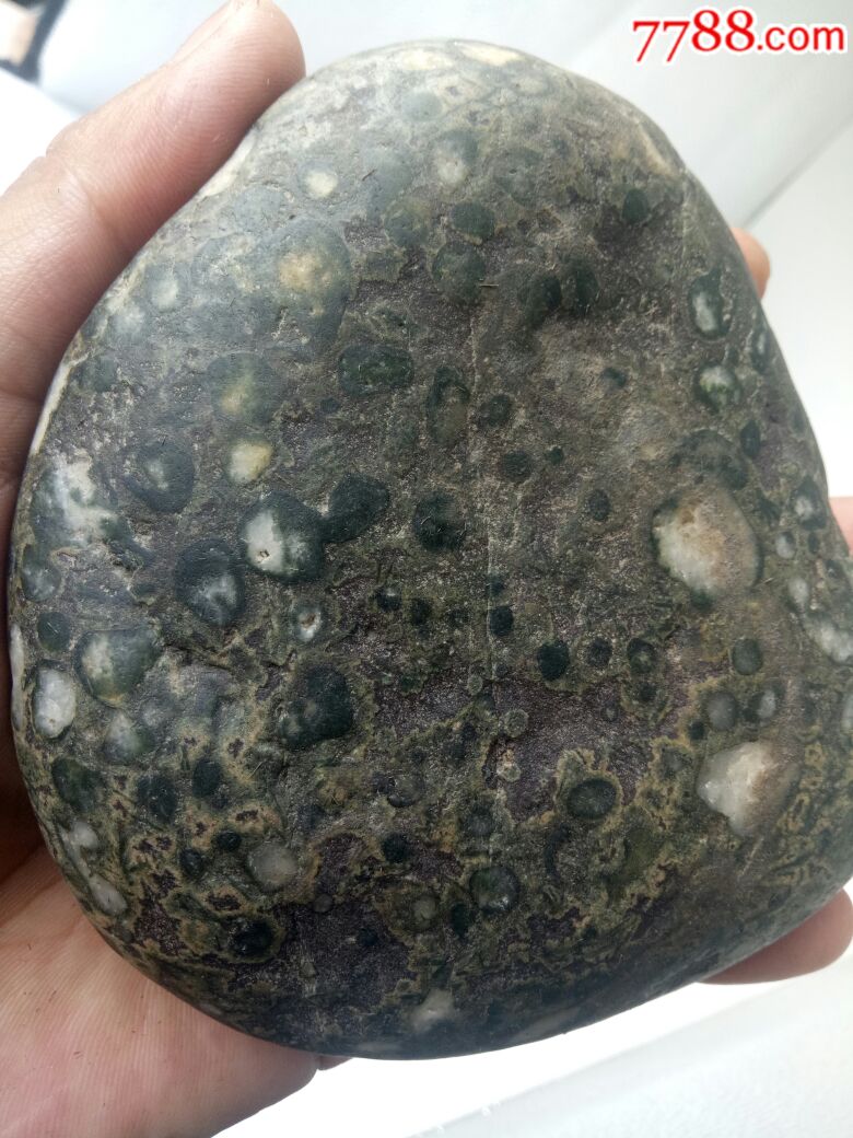 天珠玻璃陨石(透绿黄光)