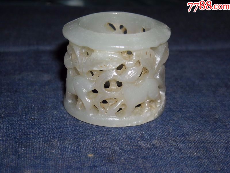 元代和田玉镂雕秋山玉扳指