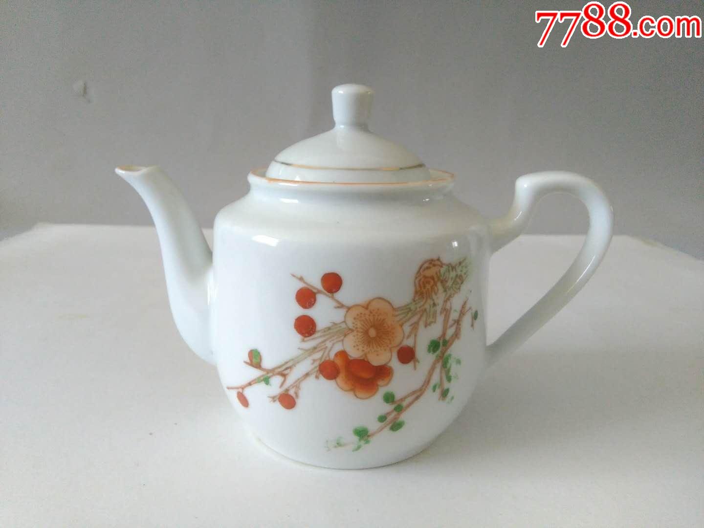 60年代景德镇釉上彩手绘梅花茶壶