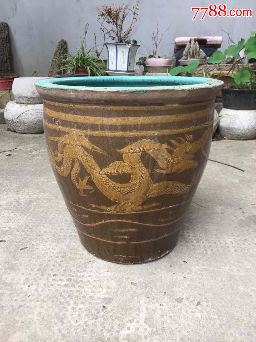 解放初期堆塑双龙戏珠纹积水大缸