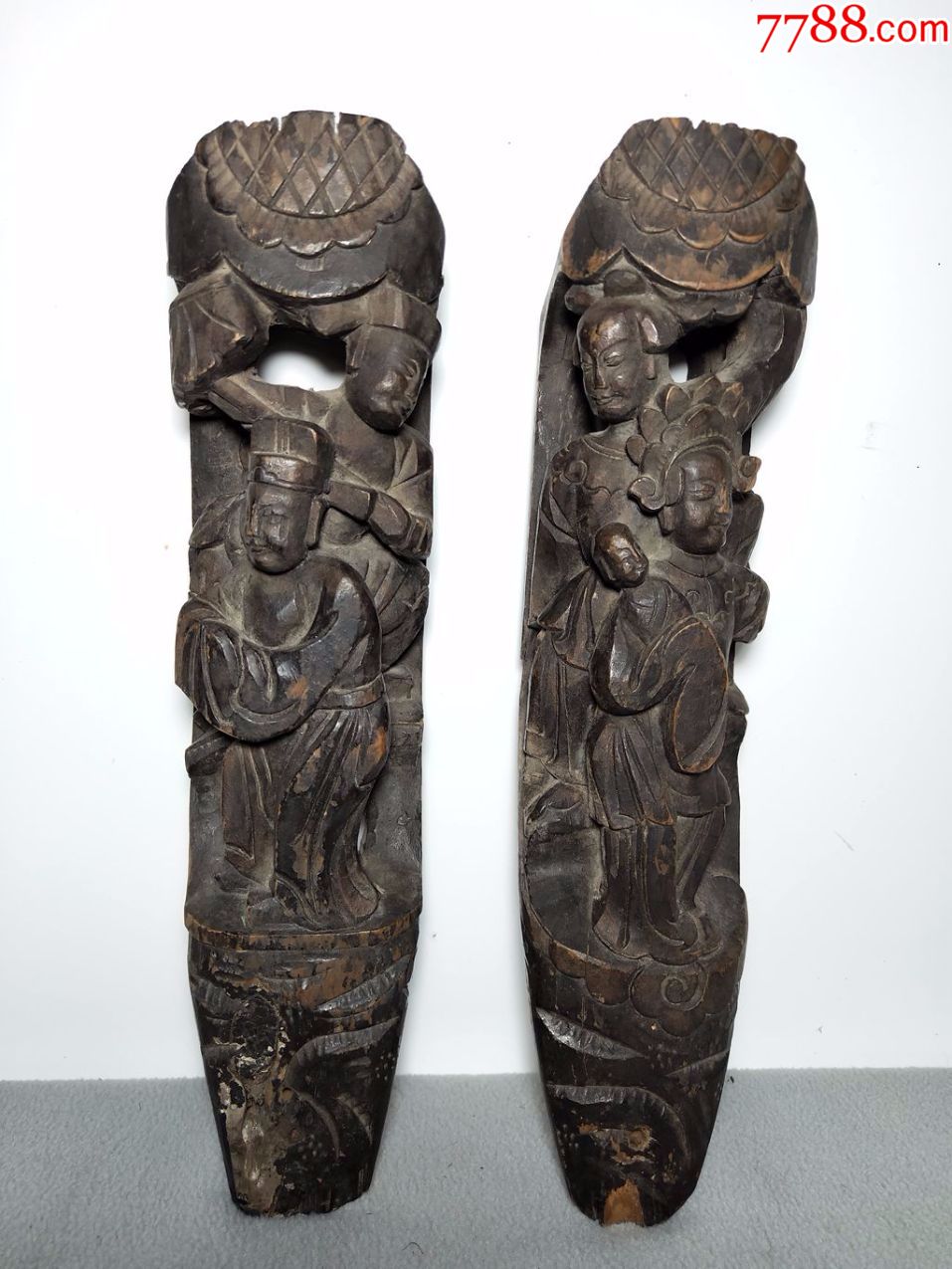 明代木雕人物牛腿一对