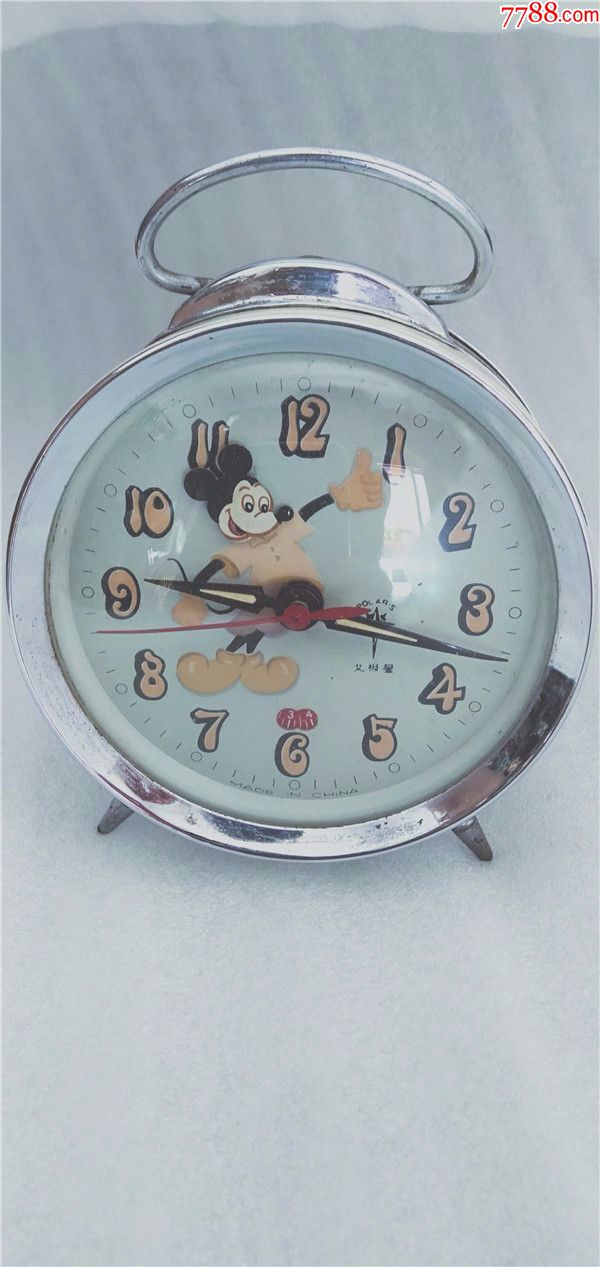 品相较好的北极星牌米老鼠闹钟