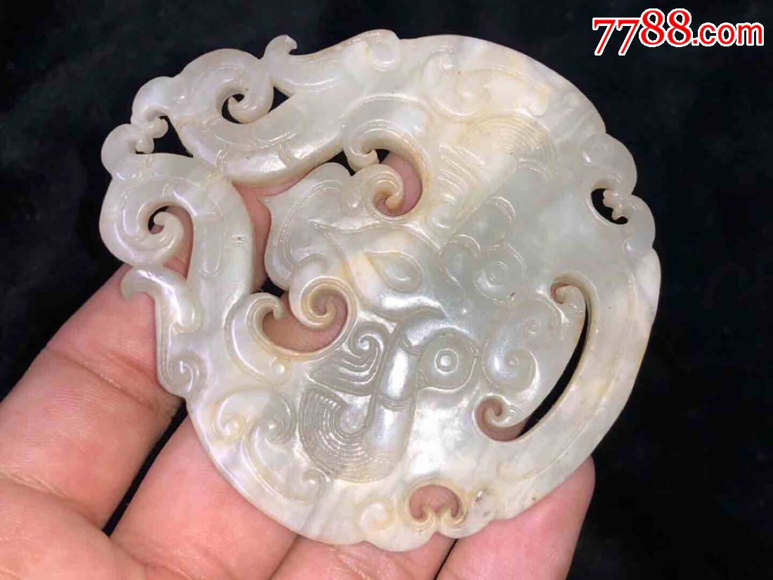 清代饕餮纹螭龙璧手工雕刻造型精美料质细腻包浆自然润度好造型大气