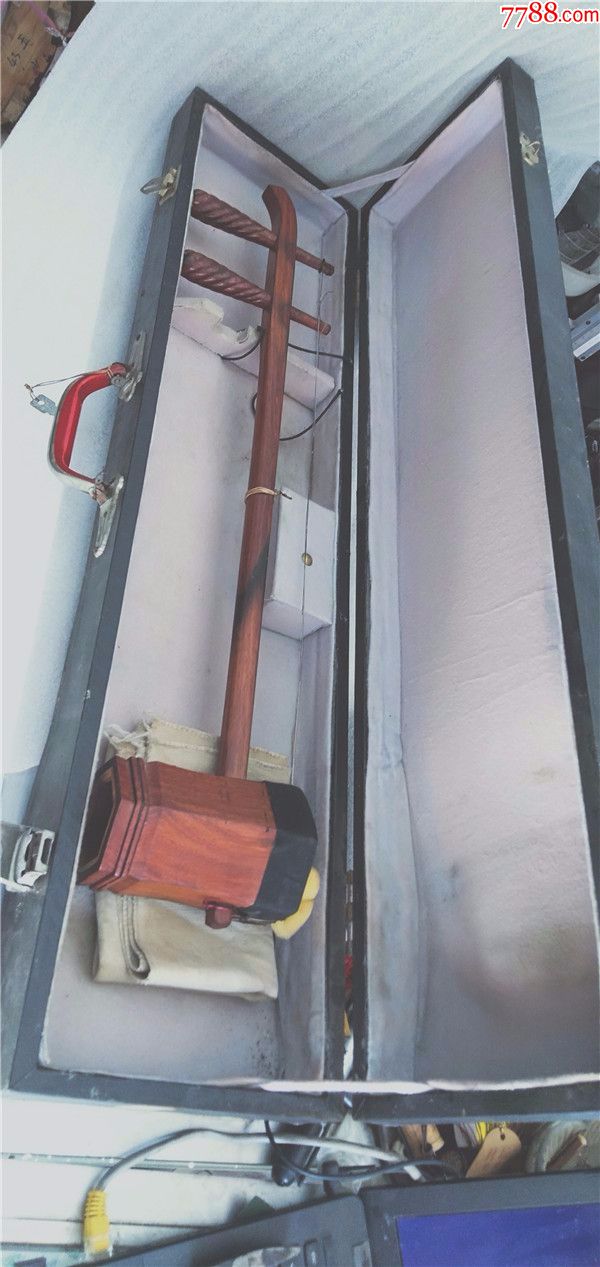 还能使用有琴盒的90年代大厂制作的老红木京二胡