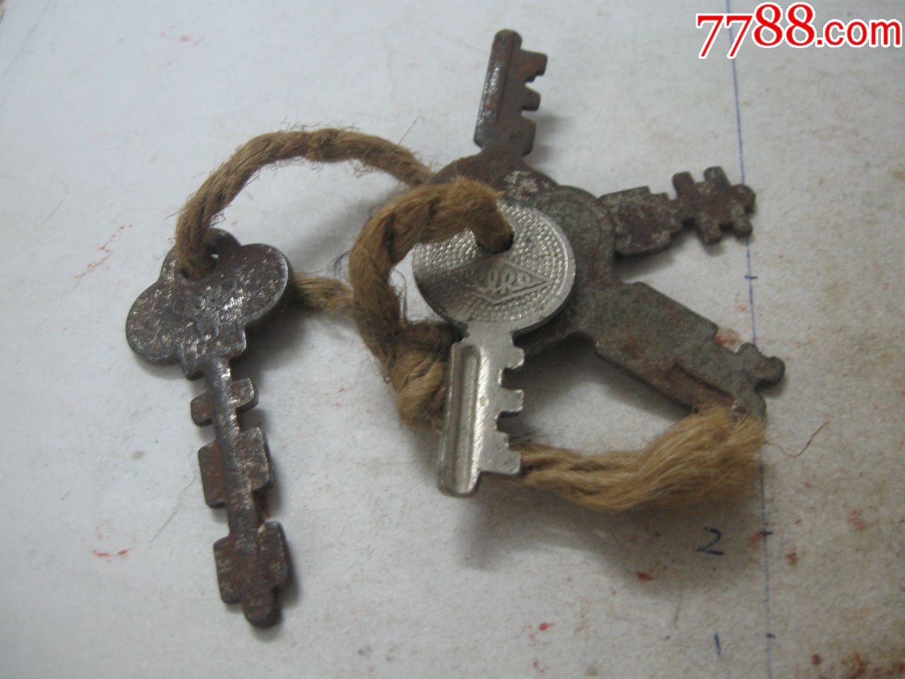 三锁图案钥匙