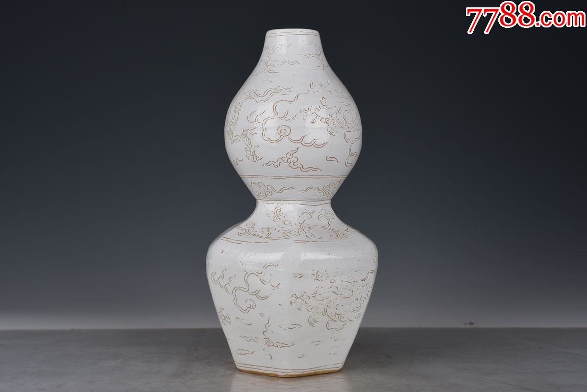 明嘉靖甜白釉刻龙纹六方瓶30*16厘米古玩190621花瓶古董古瓷器