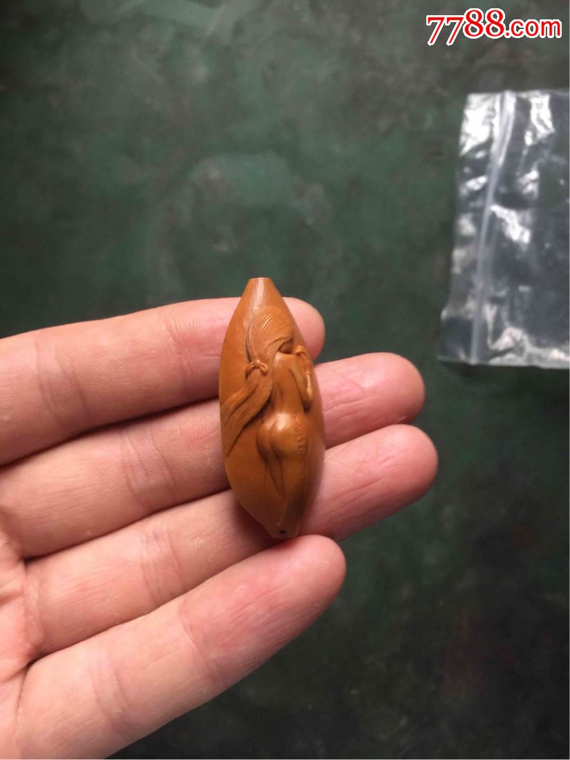 苏工纯手工舟山核雕美女背