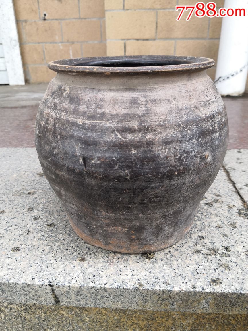 大口线条陶罐|个