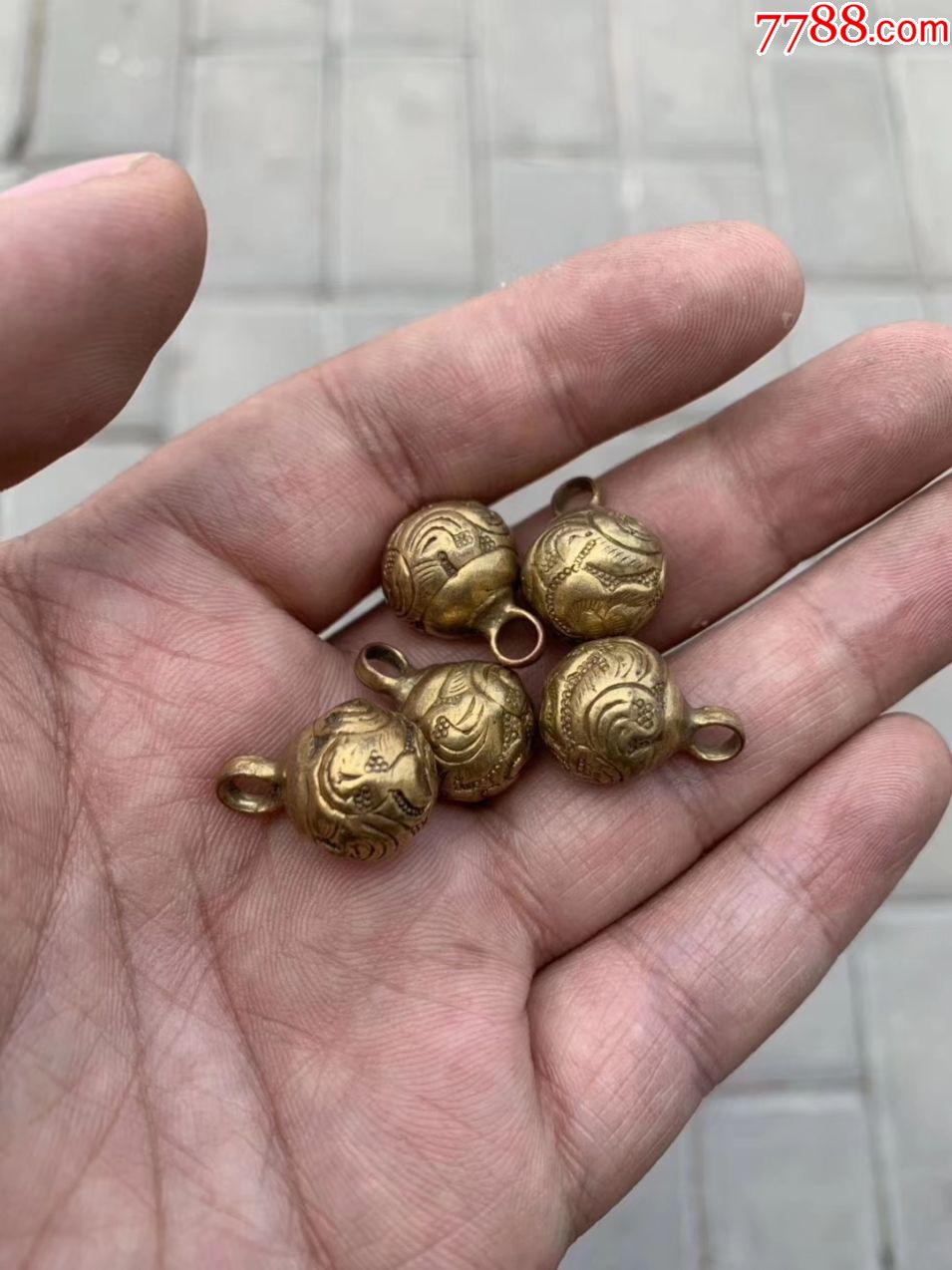 清代大号包金扣子一套