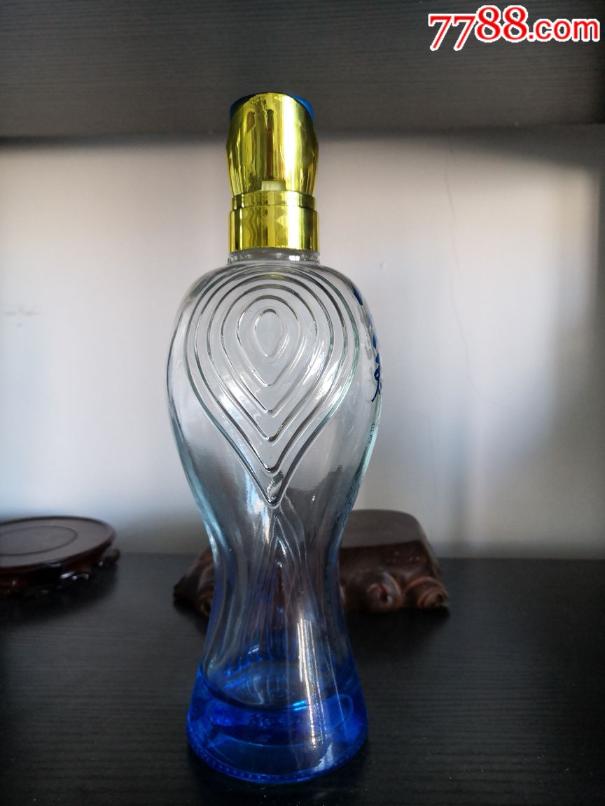 冠群芳柔8酒瓶(非常漂亮)